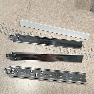 Matériau en acier en forme de T Peinture de cuisson Quille Plafond suspendu dans le style de conception traditionnel