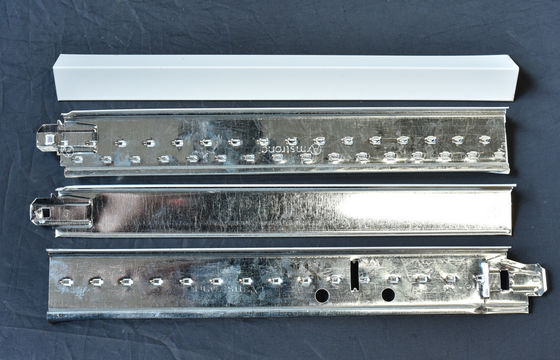 Matériau en acier en forme de T Peinture de cuisson Quille Plafond suspendu dans le style de conception traditionnel