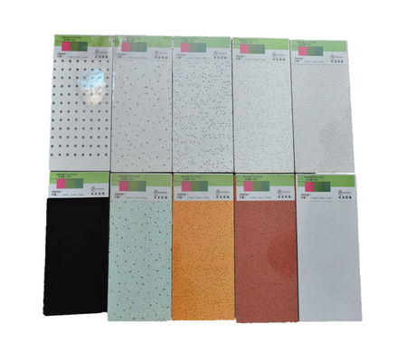 600x600/600x1200mm Carreaux de plafond en laine minérale avec trou d'épingle à bord régulier d'épaisseur de 14 mm